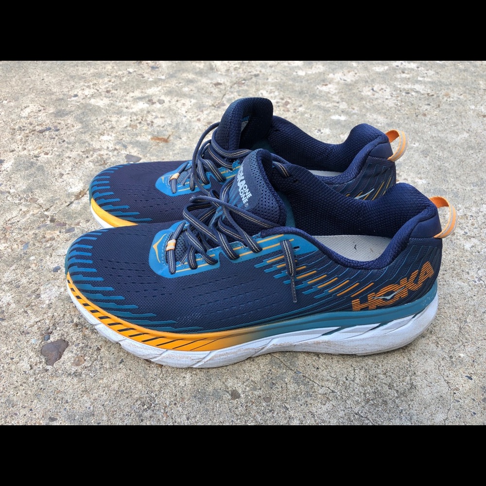 hoka men’s running shoes